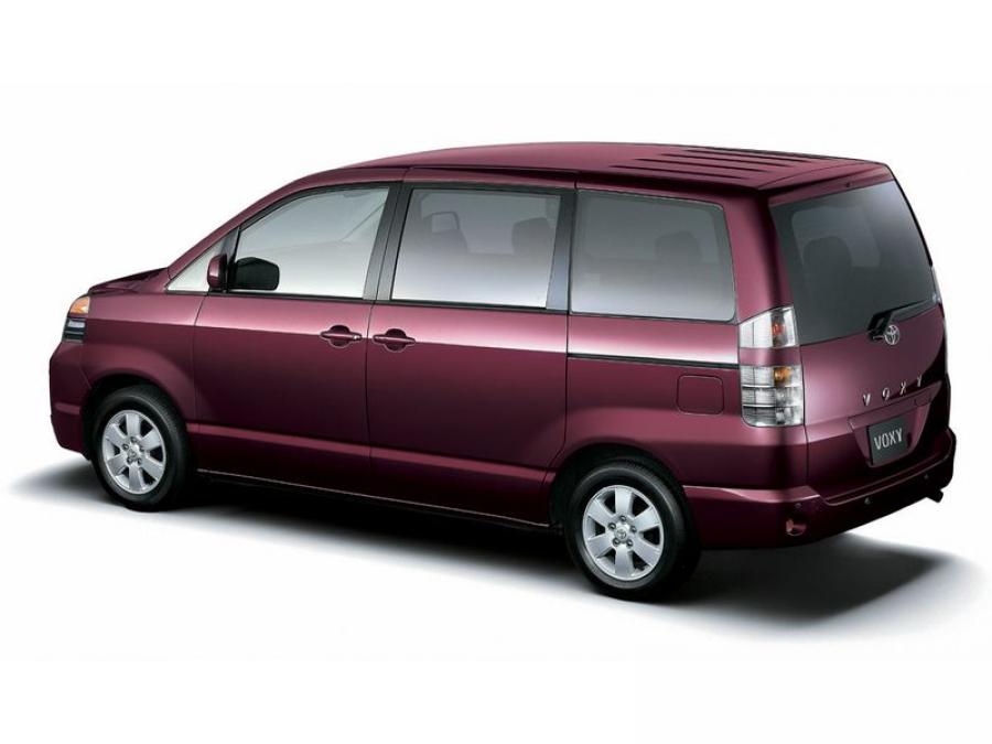  Toyota Voxy 2001 года  (фото 8 из 9)